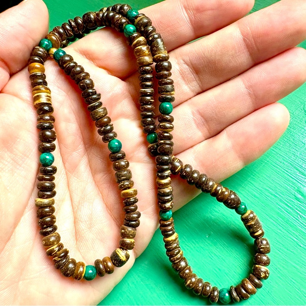 Malachite & Coconut Shell Beaded Necklace 18”‎